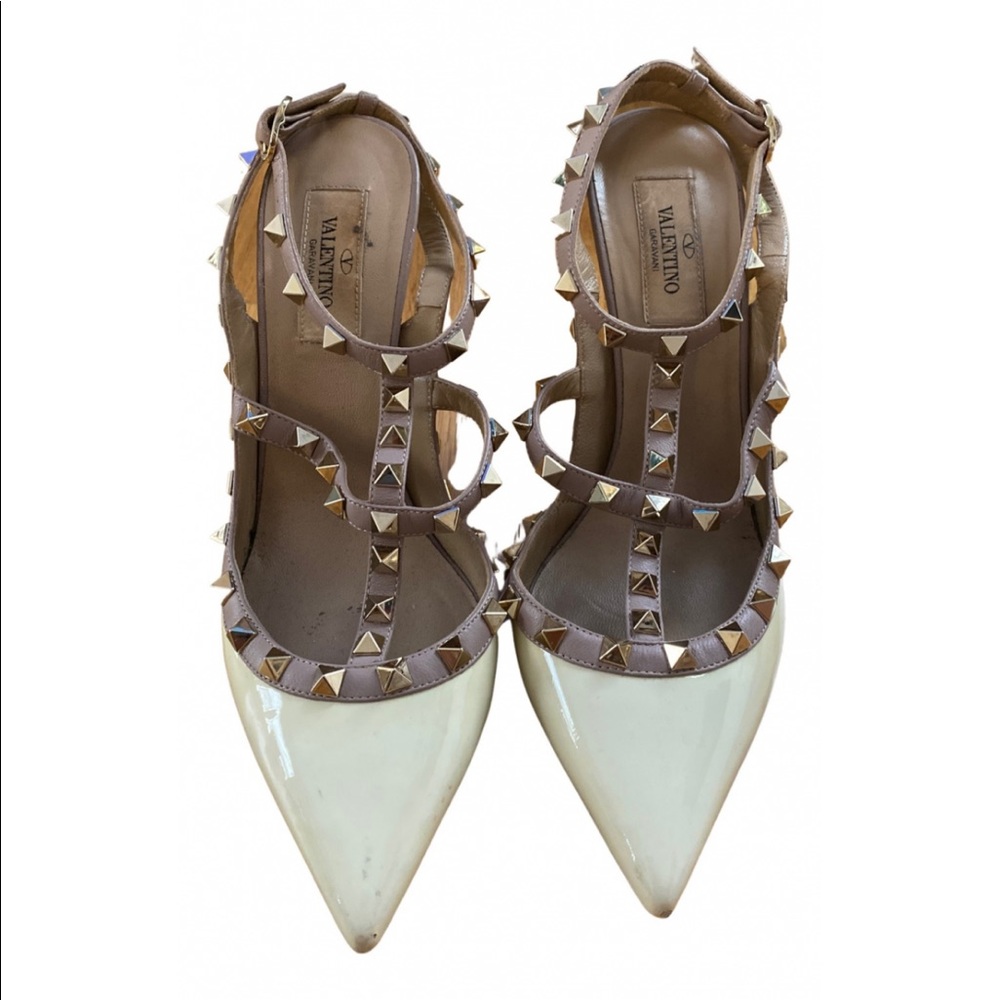 Authentic Preloved Valentino Rockstud Pumps In White